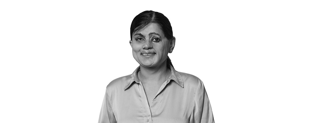 Ritika Sardar, Commercial Lawyer